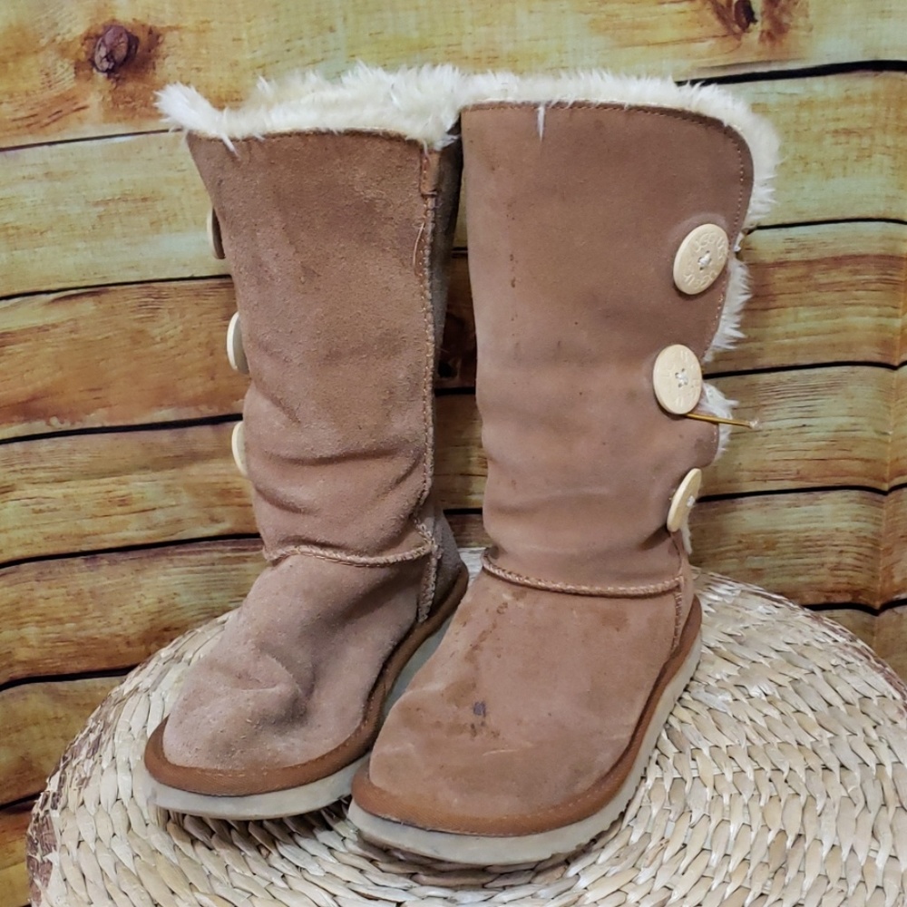 UGG S/N 1873 WOMEN SIZE USA5 BROWN